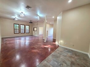 250 Vallombrosa Ave, Chico, CA à louer Photo intérieure– Image 1 sur 4