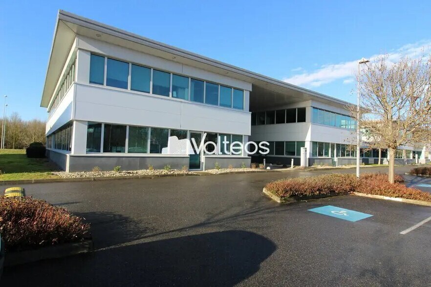 109 Rue Jean Bart, Labège à louer - Photo de l’immeuble – Image 3 sur 7