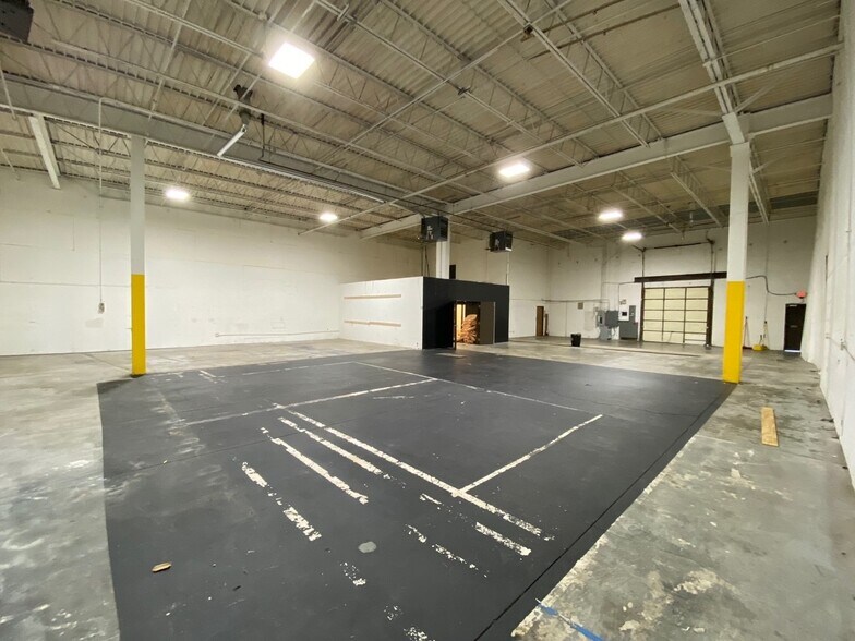 4032-4256 W Riverside St, Riverside, MO à louer - Photo de l’immeuble – Image 3 sur 13