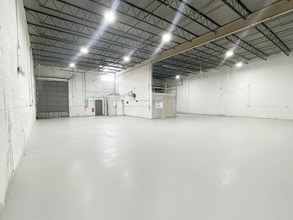 4201-4250 NW 37th Ct, Miami, FL à louer Photo intérieure– Image 1 sur 3