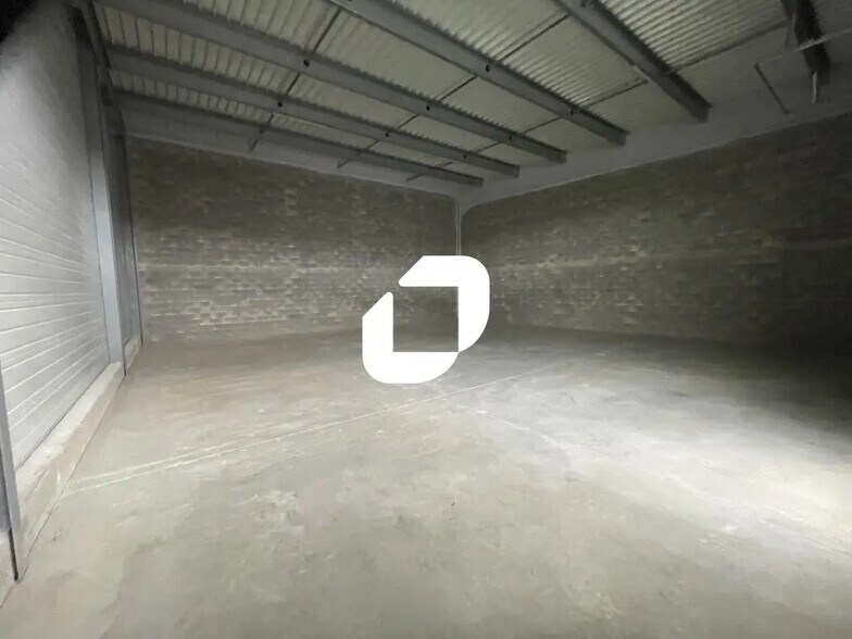 Local d’activités dans Cernay-lès-Reims à louer - Photo de l’immeuble – Image 2 sur 6