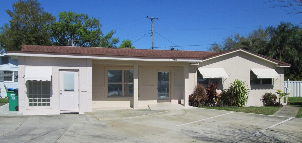 10701 Village Green Ave, Seminole, FL à vendre - Photo principale – Image 1 sur 13