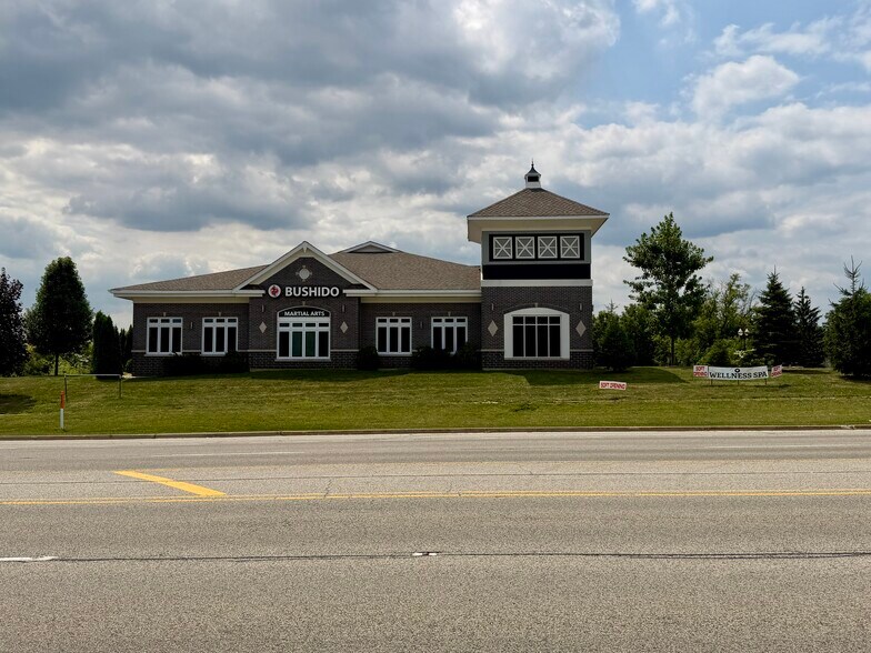 6021 Washington St, Gurnee, IL à vendre - Photo de l’immeuble – Image 3 sur 6