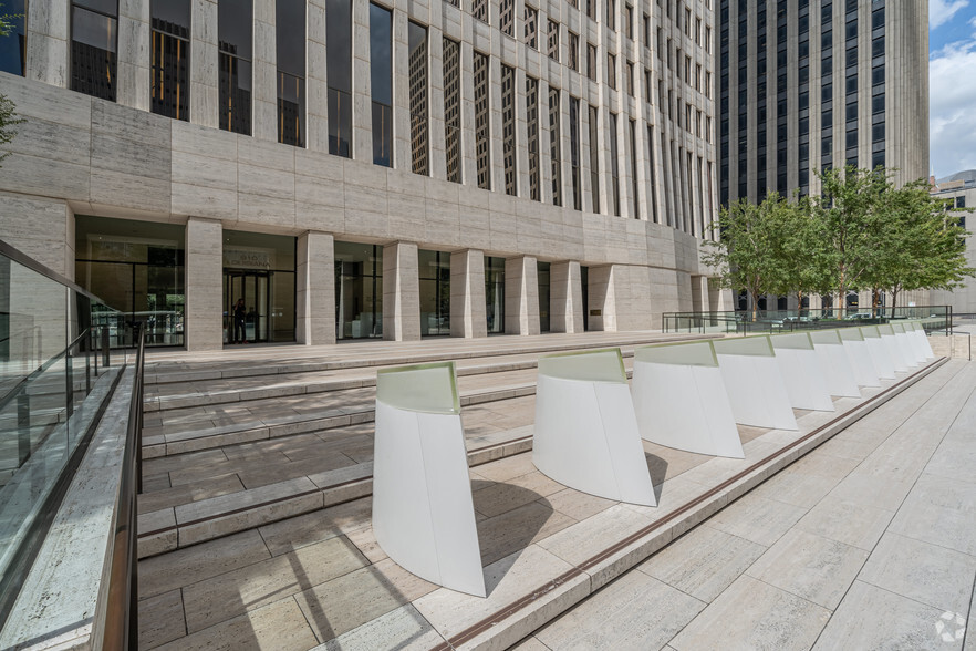 910 Louisiana St, Houston, TX à louer - Photo de l’immeuble – Image 3 sur 6