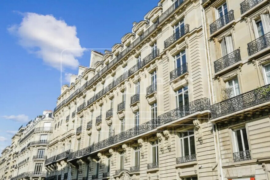 31 Bis Avenue Pierre Ier De Serbie, Paris à louer - Photo de l’immeuble – Image 2 sur 30