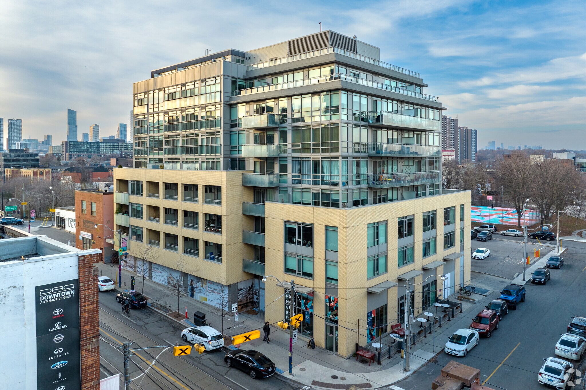 630 Queen St E, Toronto, ON à louer Photo de l’immeuble– Image 1 sur 5