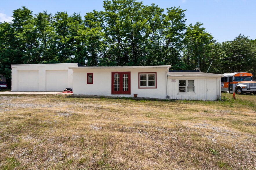 5326 Main St, Walkertown, NC à vendre - Photo de l’immeuble – Image 1 sur 40