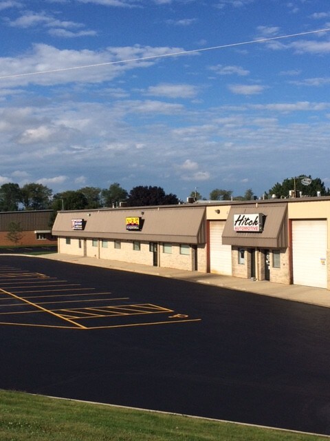 9244 Trinity Dr, Lake In The Hills, IL à louer Autre– Image 1 sur 5