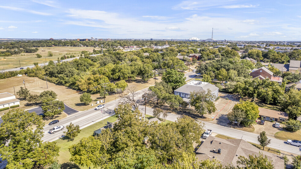 1500 W Abram St, Arlington, TX à louer - Photo de l’immeuble – Image 3 sur 36