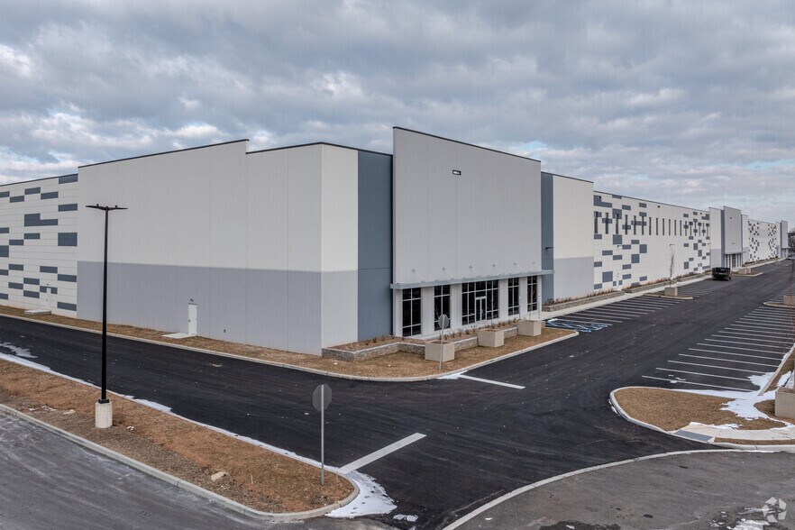 650 Federal Blvd, Carteret, NJ à louer - Photo de l’immeuble – Image 1 sur 6