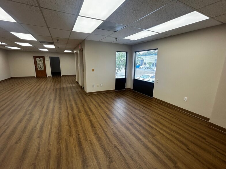 5501-5519 Pioneer Park Blvd, Tampa, FL à louer - Photo intérieure – Image 3 sur 13