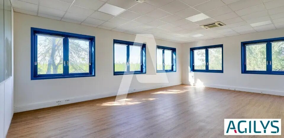 Bureau dans Fresnes à louer - Photo de l’immeuble – Image 2 sur 3