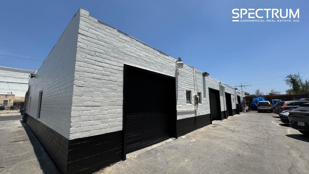 14516-14524 Arminta St, Panorama City, CA à louer - Photo de l’immeuble – Image 3 sur 7