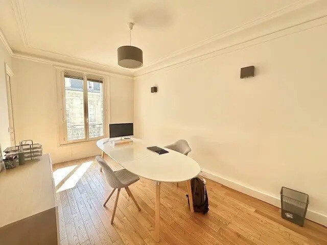 Bureau dans Paris à louer - Photo de l’immeuble – Image 2 sur 9