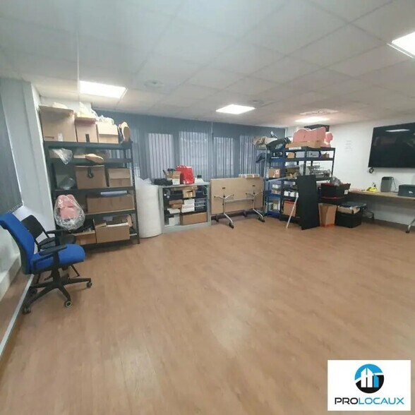 Bureau dans Gières à louer - Photo de l’immeuble – Image 3 sur 7