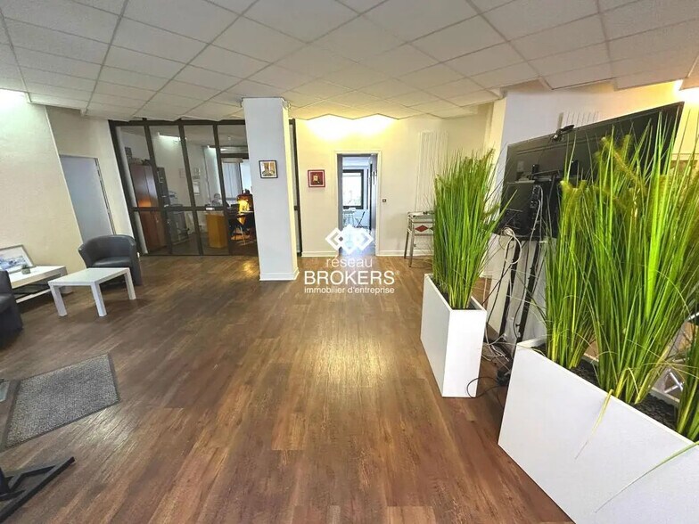 Local commercial dans Orléans à vendre - Photo intérieure – Image 1 sur 14