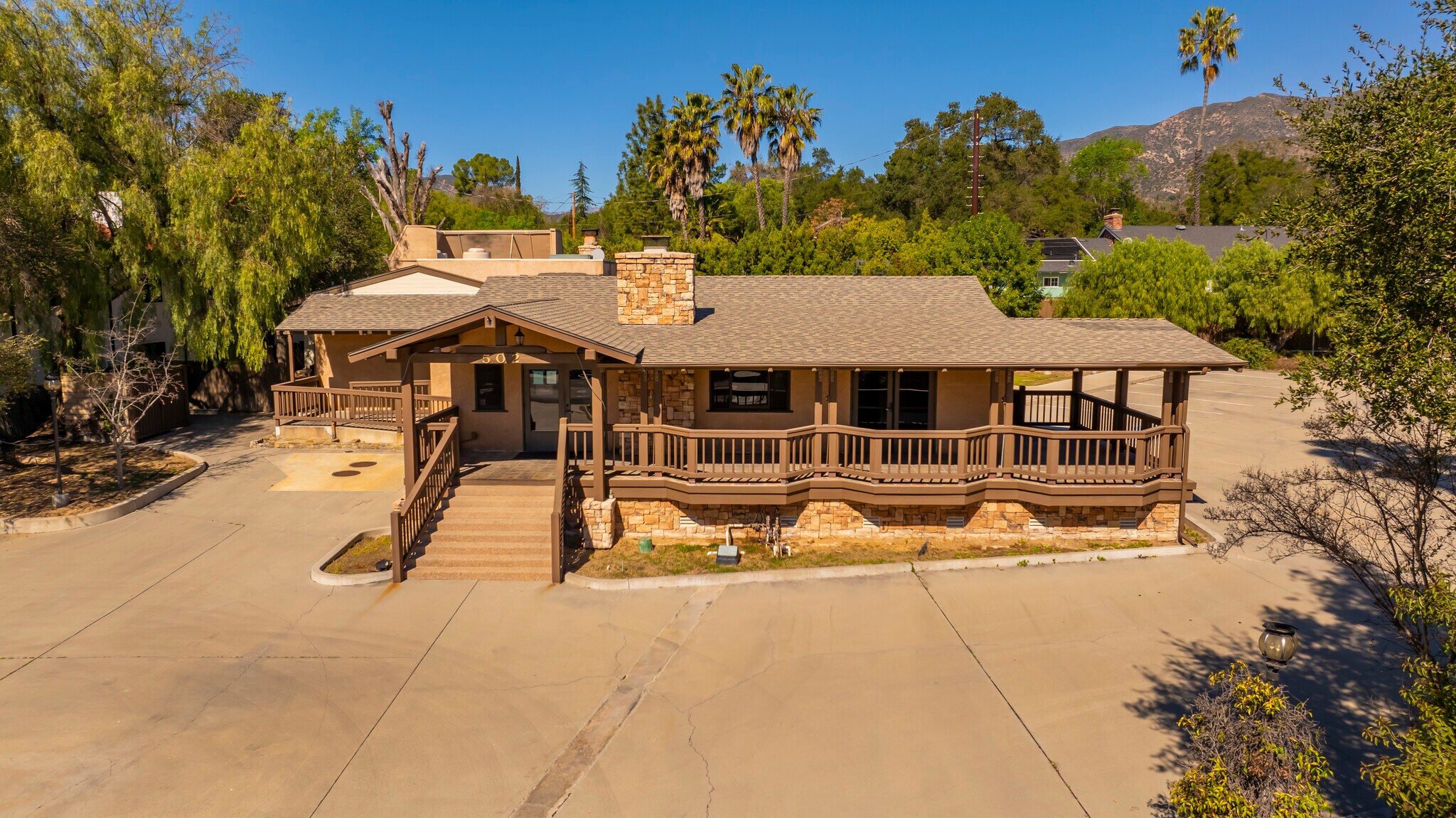 502 W Ojai Ave, Ojai, CA à vendre Photo de l’immeuble– Image 1 sur 11