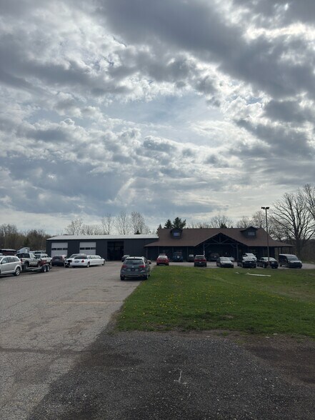 3549 Lapeer Rd, Metamora, MI à louer - Photo de l’immeuble – Image 1 sur 8