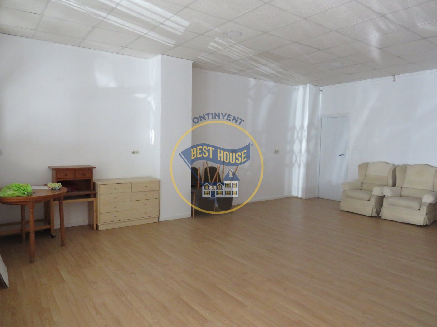 Local commercial dans Ontinyent, Valencia à louer Photo principale– Image 1 sur 7