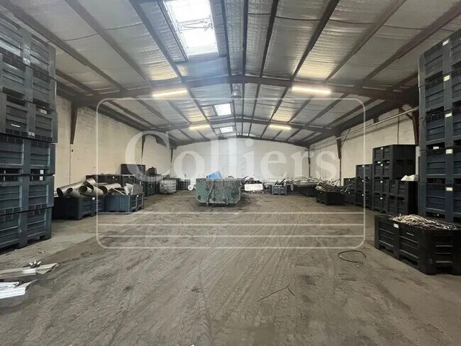 Plus de détails pour Bureau, Local d'activités à louer