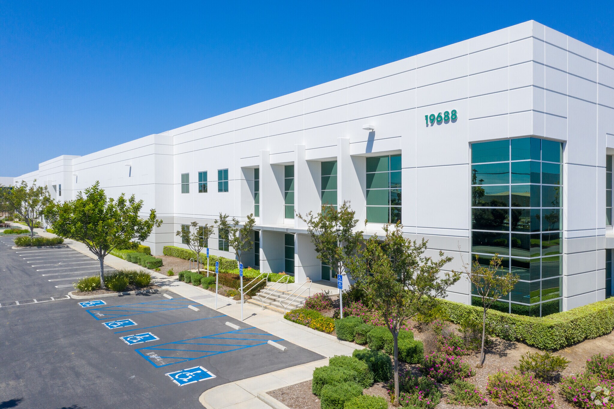 19800-19888 Van Ness Ave, Torrance, CA à louer Photo principale– Image 1 sur 7