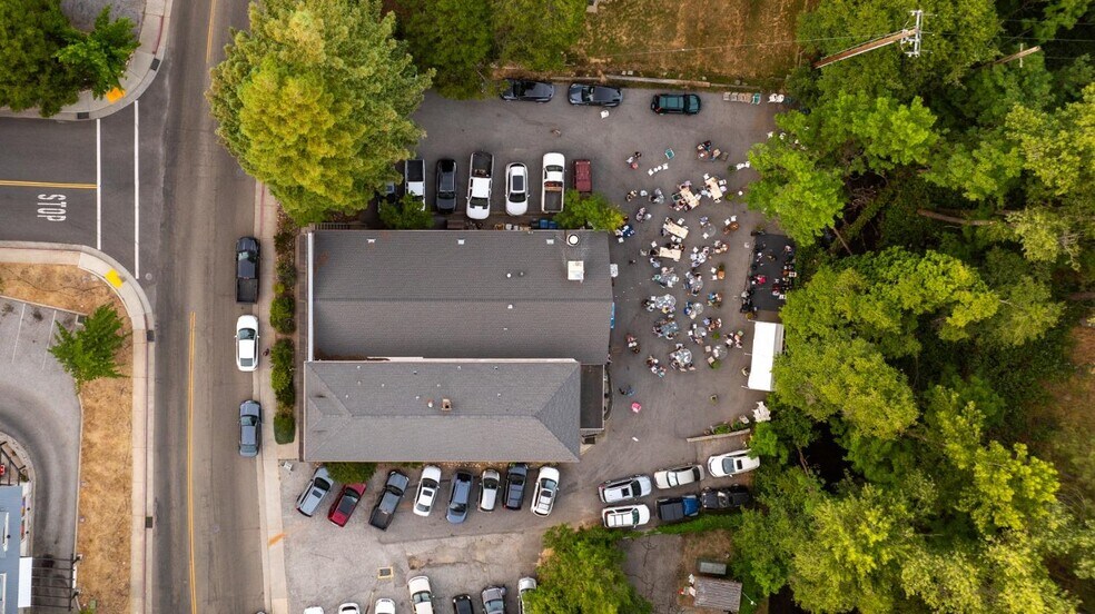 535 Mill St, Grass Valley, CA à vendre - Photo de l’immeuble – Image 2 sur 42