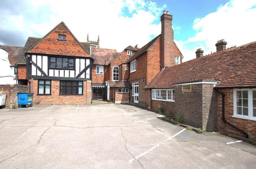 High St, East Grinstead à vendre - Photo de l’immeuble – Image 3 sur 11