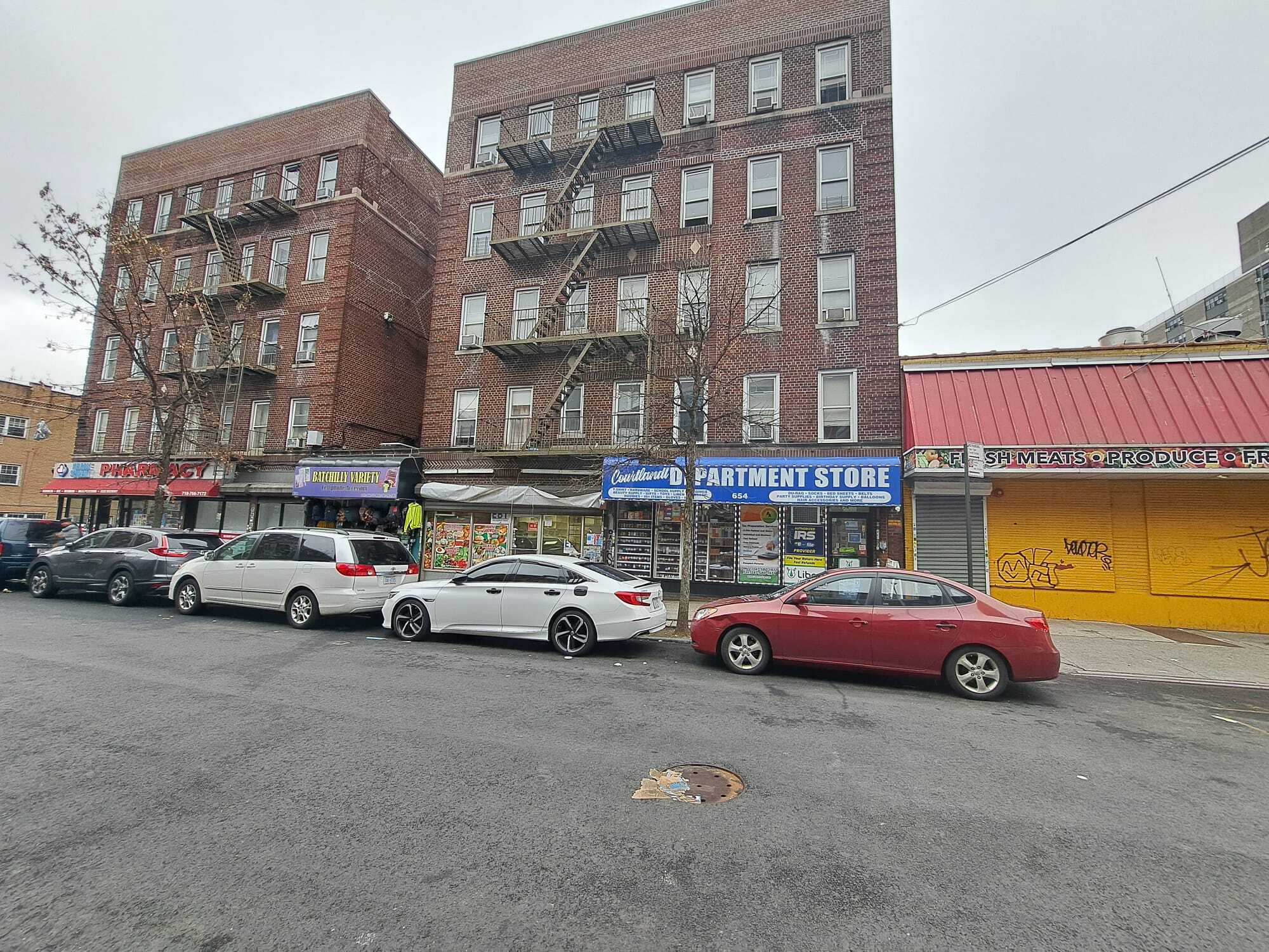 652-666 Courtlandt Ave, Bronx, NY à louer Photo de l’immeuble– Image 1 sur 6