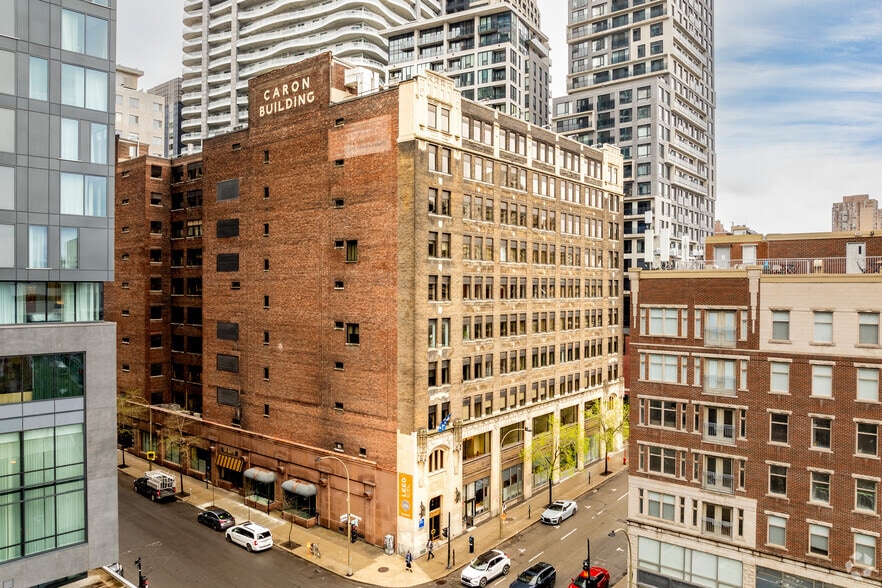 2050 Rue de Bleury, Montréal, QC à louer - Photo de l’immeuble – Image 2 sur 8