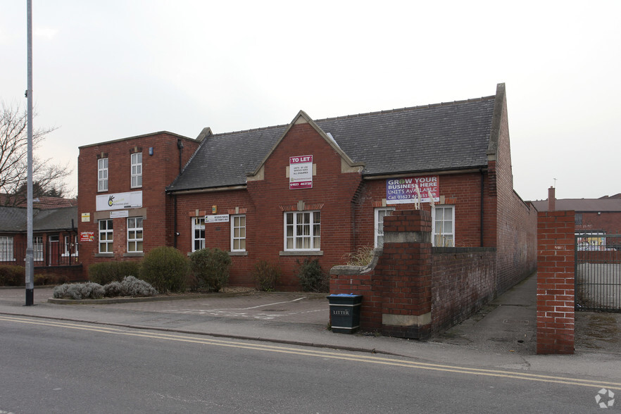 Burns Ln, Mansfield à louer - Photo de l’immeuble – Image 3 sur 5