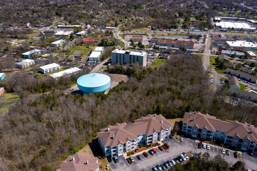 441 Hickoryview Dr, Nashville, TN à vendre - Photo de l’immeuble – Image 2 sur 6