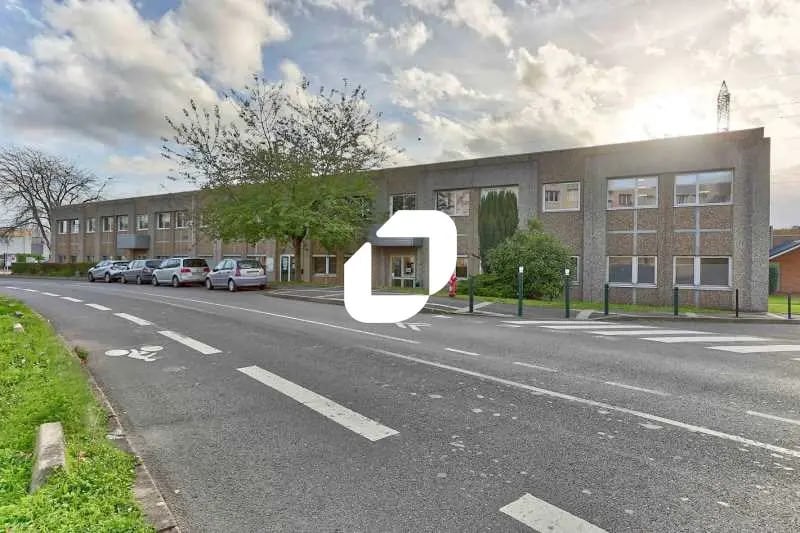 Bureau dans Évry-Courcouronnes à louer - Photo de l’immeuble – Image 1 sur 16