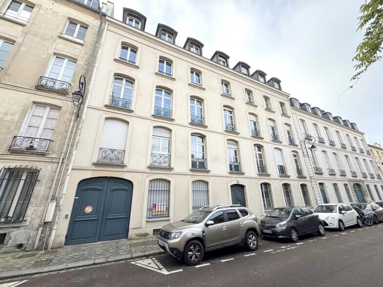 Bureau dans Versailles à louer - Photo de l’immeuble – Image 1 sur 13