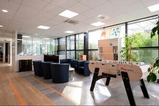 Local d’activités dans Palaiseau à louer Hall d’entrée– Image 2 sur 9