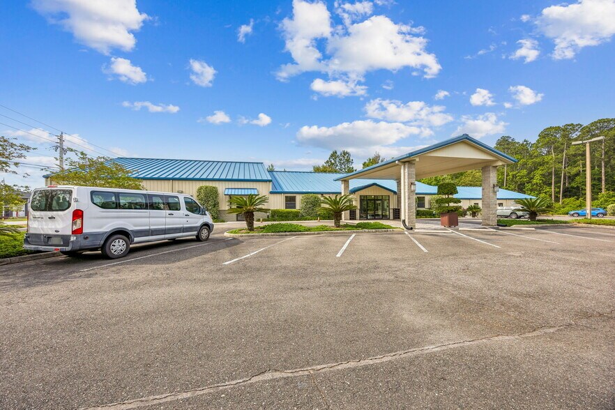 96549 Parliament Dr, Fernandina Beach, FL à vendre - Photo de l’immeuble – Image 3 sur 38