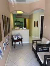 2720 E Oakland Park Blvd, Fort Lauderdale, FL à louer Photo intérieure– Image 1 sur 10