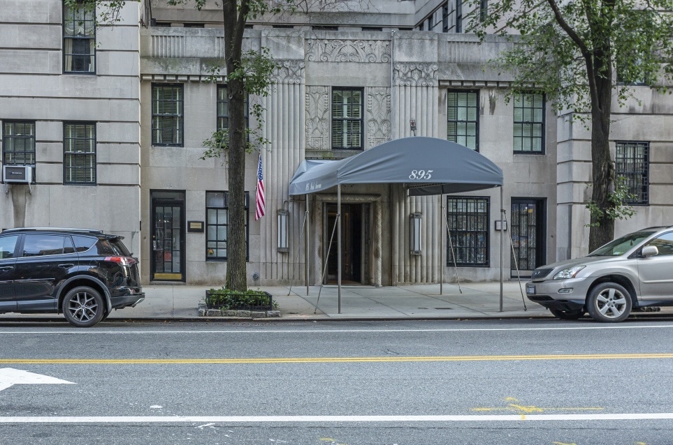 893-899 Park Ave, New York, NY 10075 - Lot 1B -  - Photo intérieure - Image 1 of 2