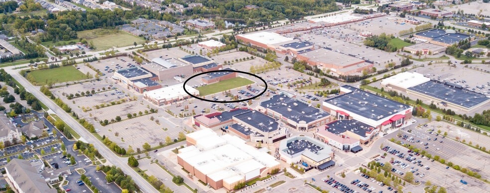 44275 W 12 Mile Rd, Novi, MI à louer - Photo principale – Image 1 sur 1