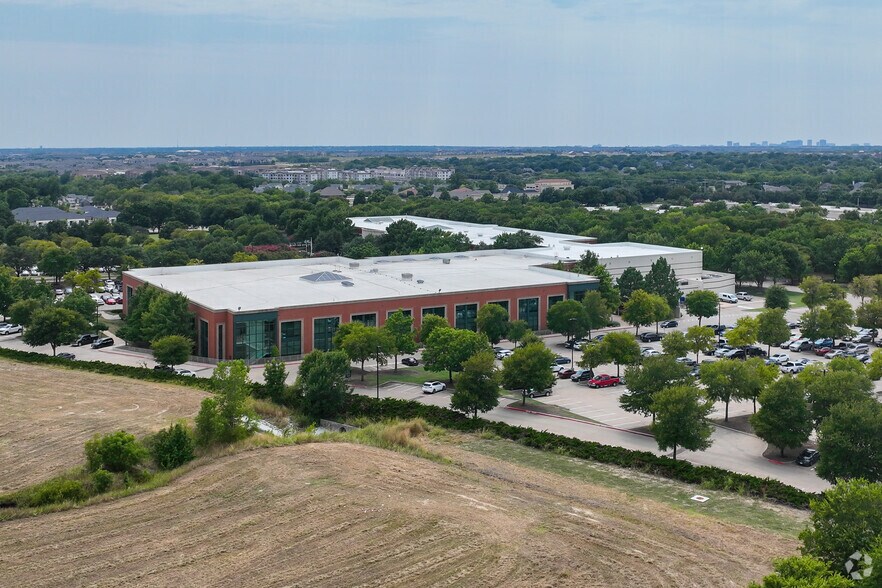 3700 S Stonebridge Dr, McKinney, TX à vendre - Photo principale – Image 1 sur 2