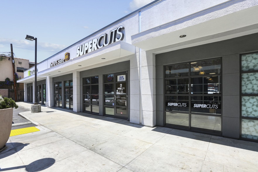3322-3390 E 7th St, Long Beach, CA à louer - Photo de l’immeuble – Image 1 sur 14