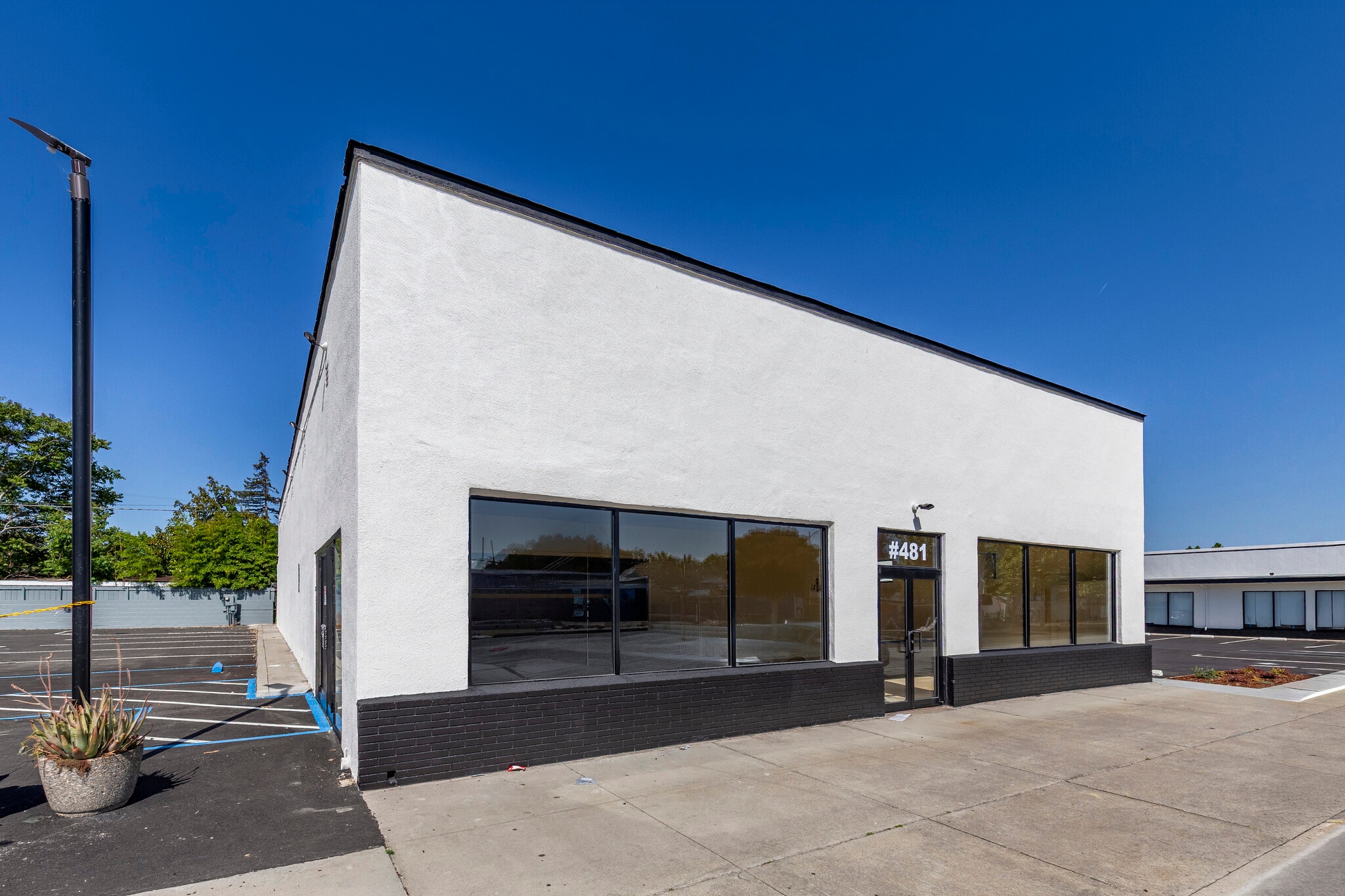 481 S Bascom Ave, San Jose, CA à louer Photo intérieure– Image 1 sur 7