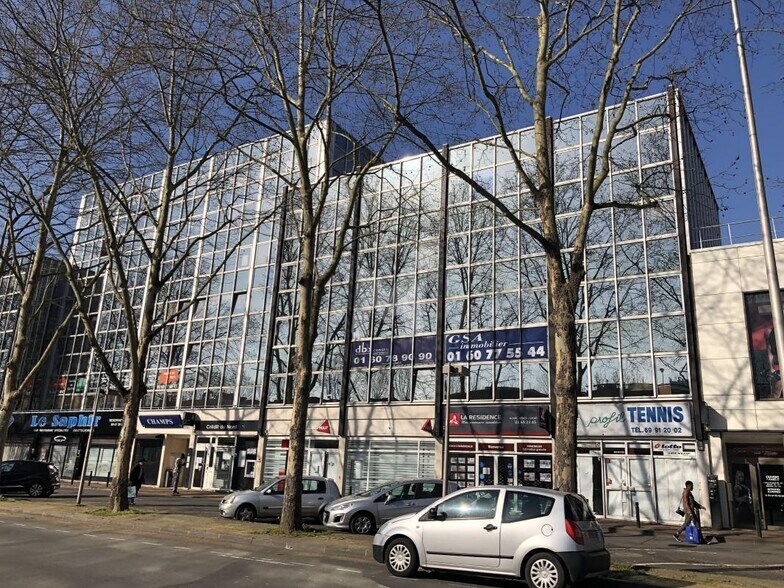 Allée Des Champs Elysées, Évry-Courcouronnes à louer - Photo de l’immeuble – Image 3 sur 6