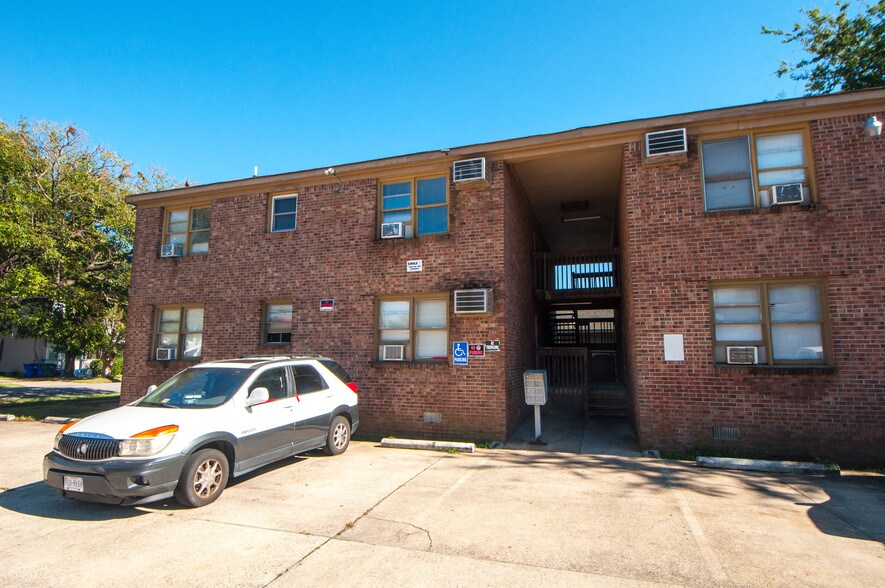 171-179 W Balview Ave, Norfolk, VA à vendre - Photo de l’immeuble – Image 3 sur 4