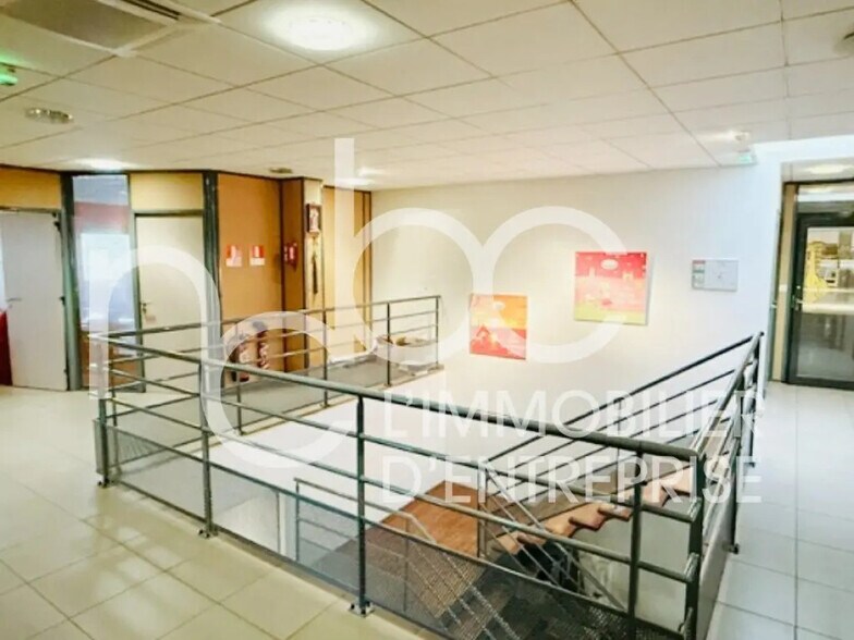 Local d’activités dans Fleurieux-sur-l'Arbresle à louer - Photo de l’immeuble – Image 2 sur 7