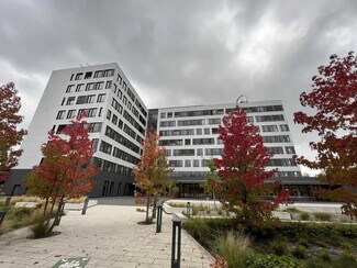 Plus de détails pour 7 Avenue Nicéphore Niépce, Montigny-le-Bretonneux - Bureau à louer