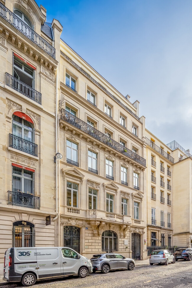 Plus de détails pour 42 Rue De Bassano, Paris - Bureau à louer