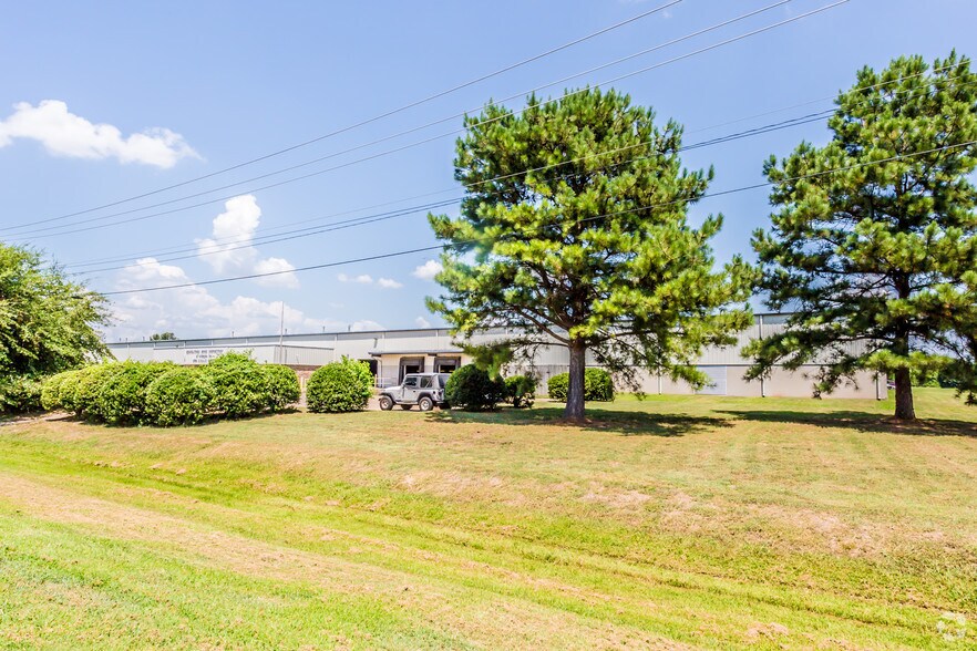 6700 Sloane Dr, Little Rock, AR à louer - Photo de l’immeuble – Image 2 sur 11