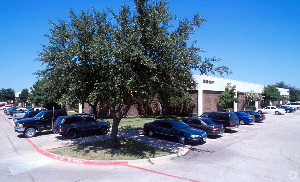 1201-1297 Plano Rd N, Richardson, TX à louer - Photo principale – Image 1 sur 2