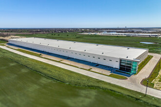 6100 N Stemmens Fwy, Sanger, TX à louer Photo de l’immeuble– Image 2 sur 17