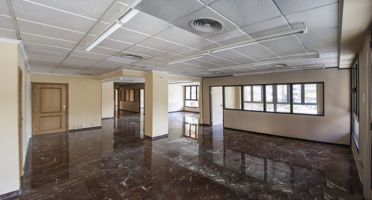 Bureau dans València, Valencia à louer Photo de l’immeuble– Image 1 sur 31